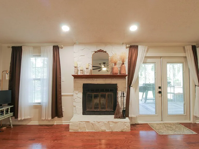 2821 Clayton Dr — Photo 22