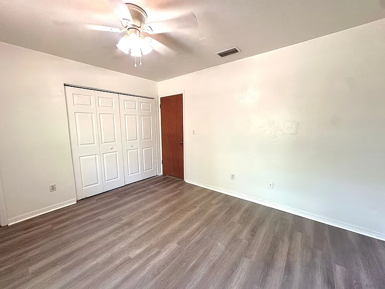 2921 NW 63rd Pl — Photo 10