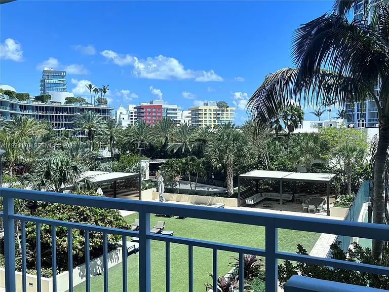 400 S Pointe Dr #408 — Photo 1