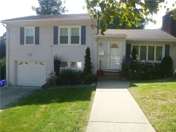 34 Bellevue Dr, Cranston, RI 02920