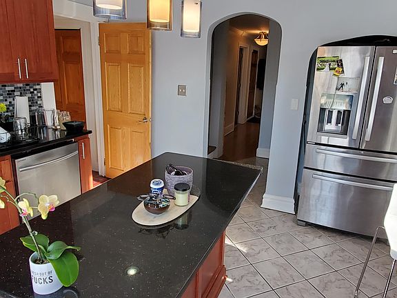 3rd image of 1641 N Van Buren St #2