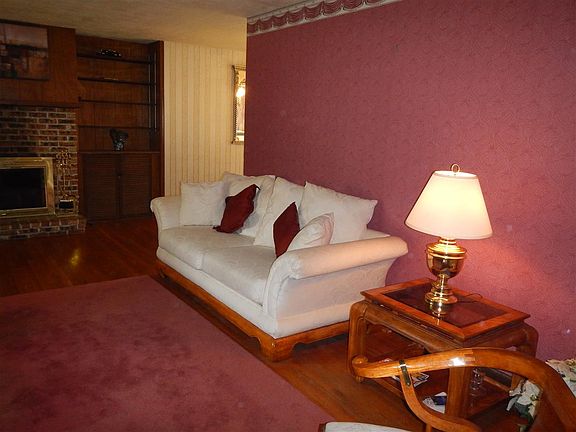 5th image of 7554 Ivory Ct