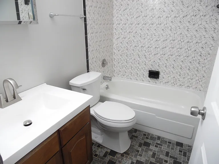 8760 Ashbrook Dr — Photo 28
