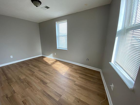5th image of 1227 Sea St #2A