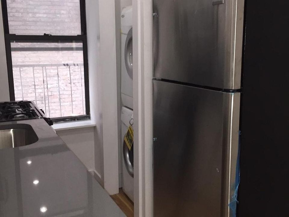 2nd image of 2485 Elm Pl APT 2C