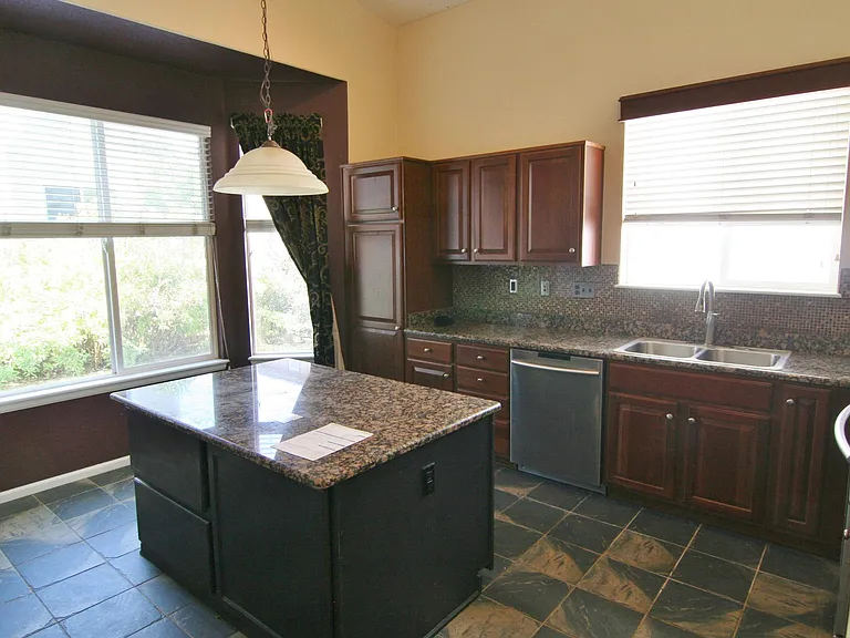 10699 Braselton St — Photo 4