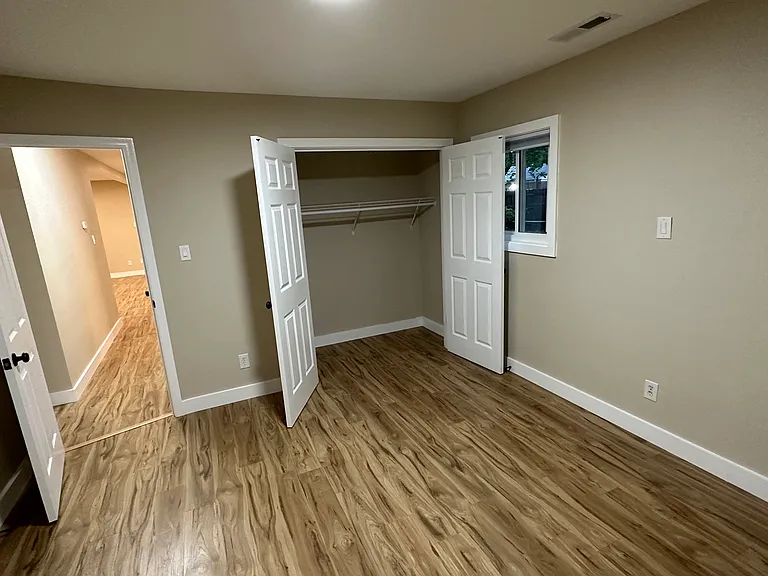 341 Dauphin Ln — Photo 4