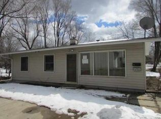 2427 W 8th St, Waterloo, IA 50702