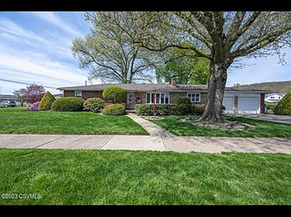 1001 Sunset Dr, Berwick, PA 18603