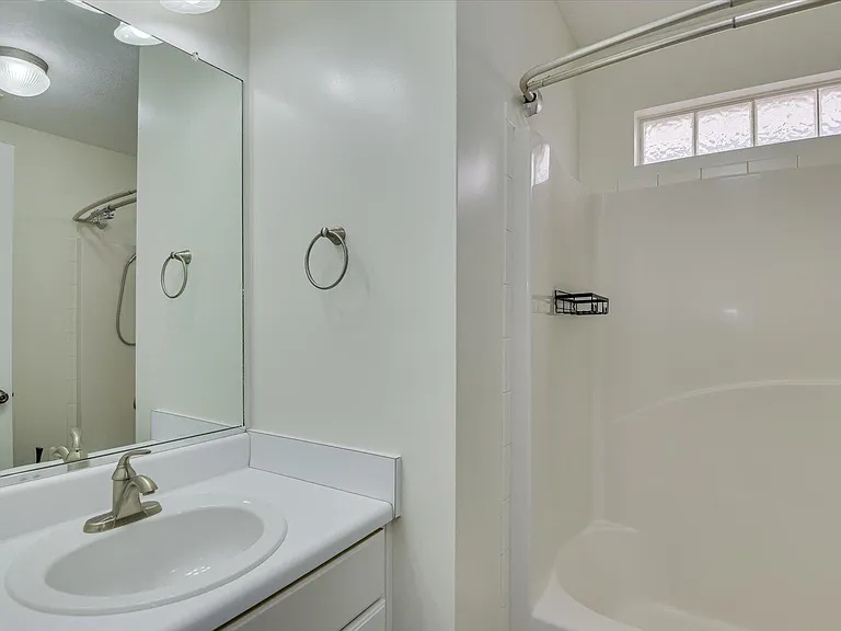 610 Butler Springs Cir — Photo 28