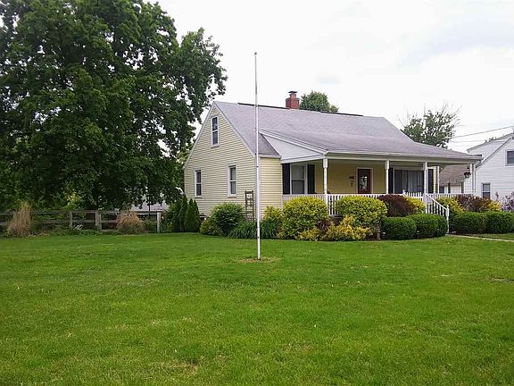 2nd image of 688 Skyway Dr