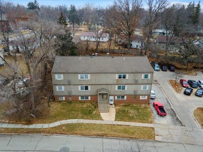 1124 Oakcrest St, Iowa City, IA, 52246