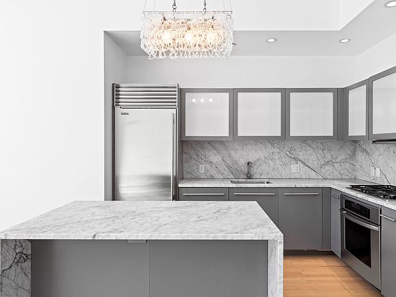 4th image of 210 Lafayette St #2B