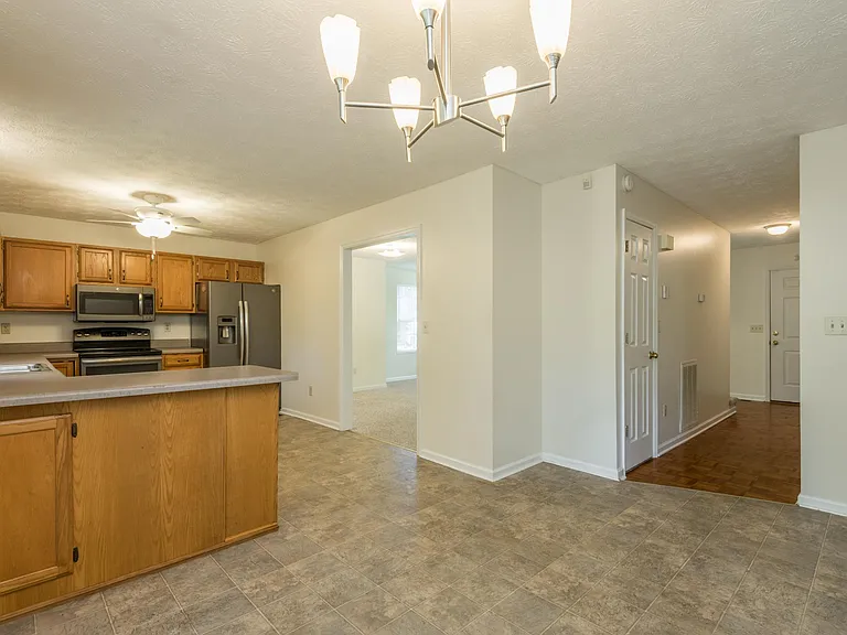 1560 Pheasants Glen Dr — Photo 55