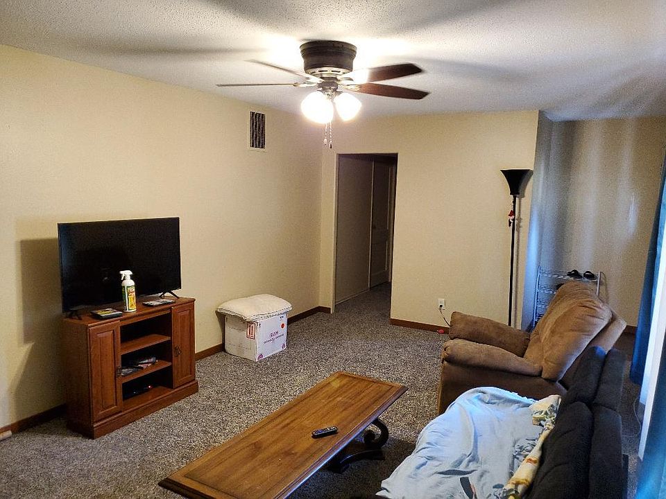 2nd image of 105 E Harold St