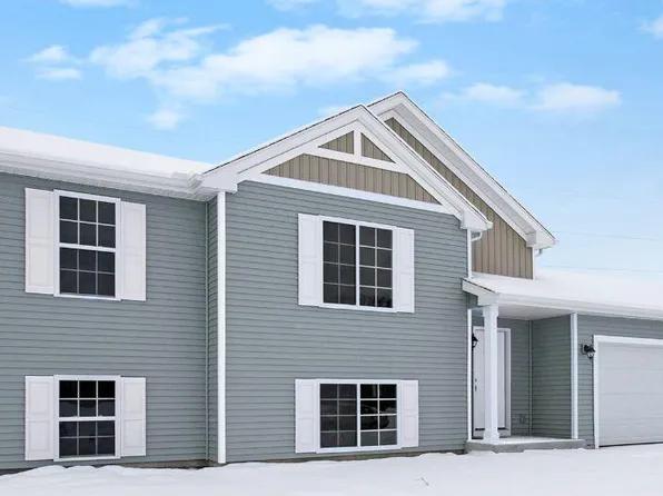 810 Harvest Dr, Wayland, MI 49348