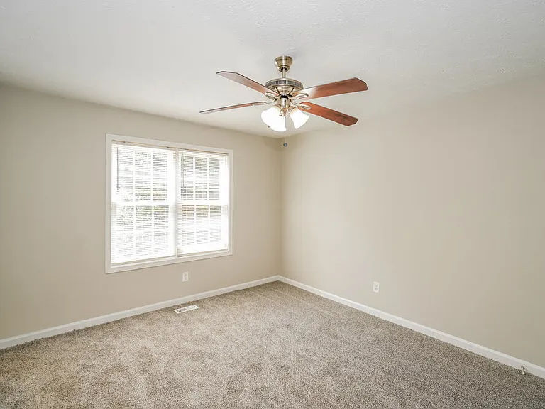 3221 Jessica Dr — Photo 10