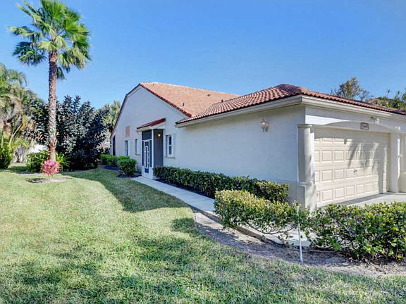 3rd image of 15409 Lake Gardenia Pl