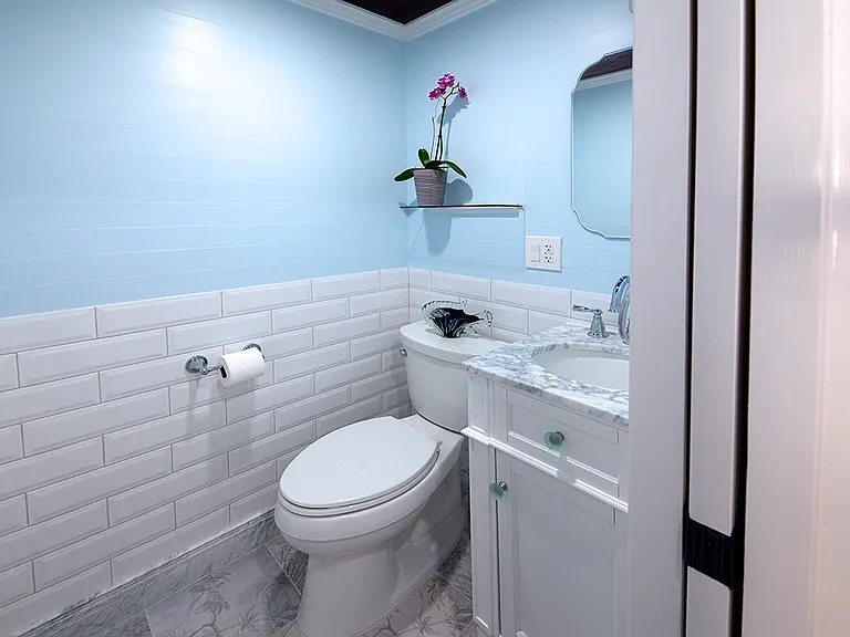 1118 Varela St — Photo 12