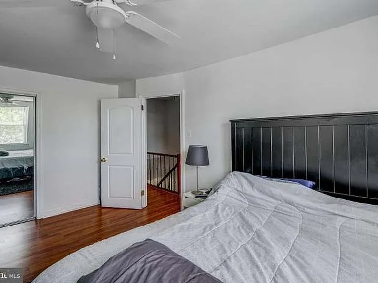 1100A E Sharpnack St — Photo 6