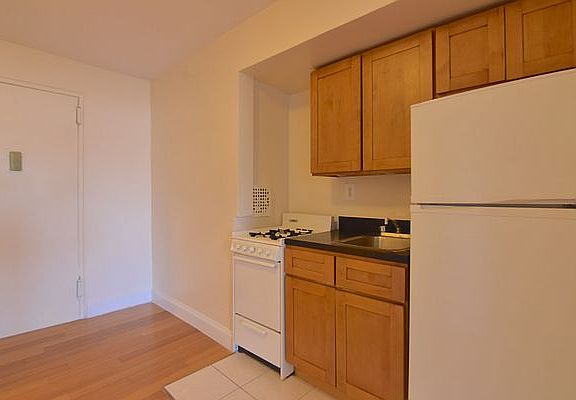 5th image of 816 Ocean Ave APT 6C