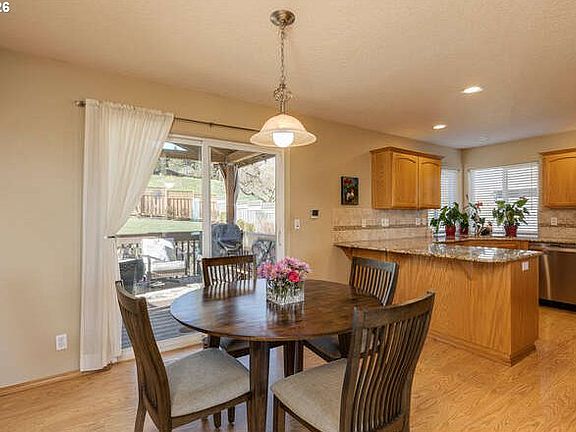 4th image of 1038 SW Arrowhead Pl