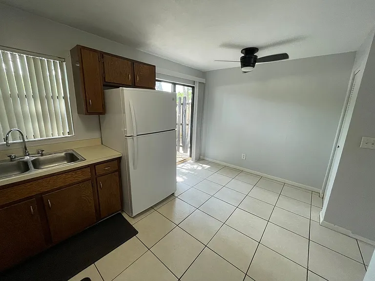 980 Canal View Blvd #E6 — Photo 8