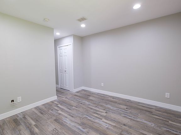 4th image of 9521 Glencannon Dr #B