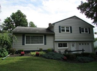 102 Pine Knoll Rd, Endicott, NY 13760