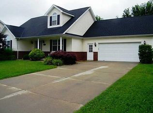 6071 E Conestoga Trl, Columbus, IN 47203