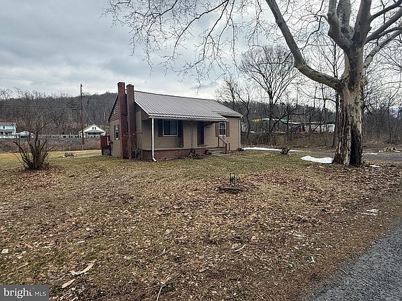 5th image of 9505 Main St