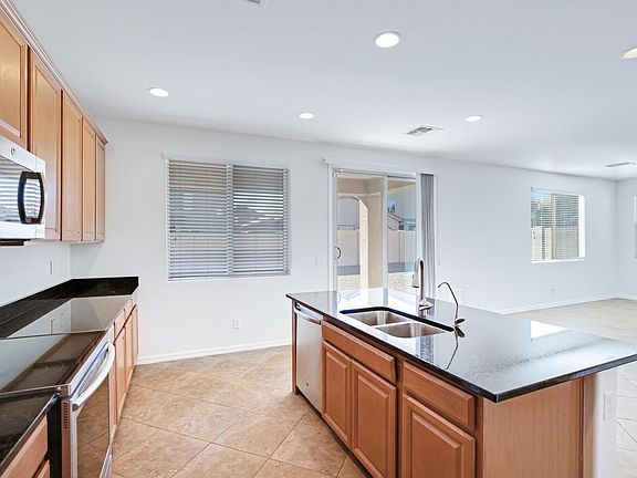 4th image of 4439 W Maggie Dr
