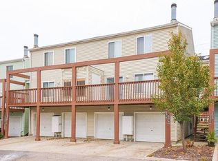 22318 River Walk Ln, Rocky River, OH 44116