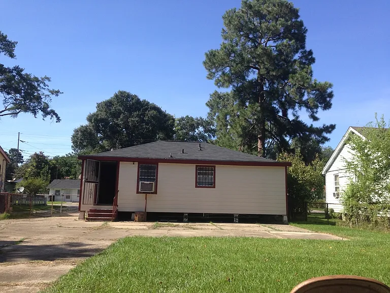 3058 Shelley St — Photo 4