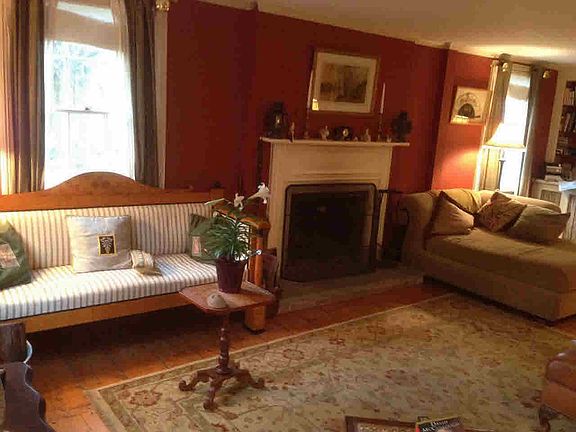 4th image of 216 Lakeshore Dr
