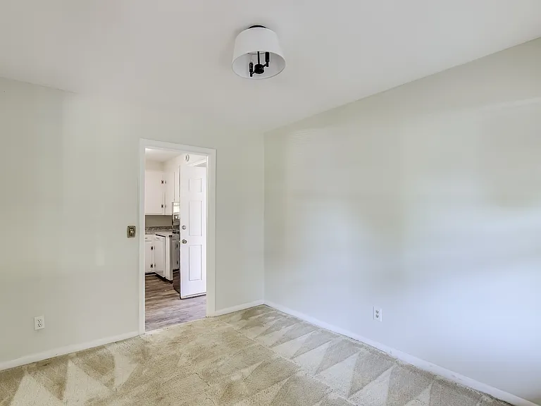 1725 Cheltenham Ln — Photo 26