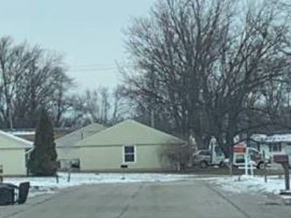 Exterior Neighborhood (street photo)