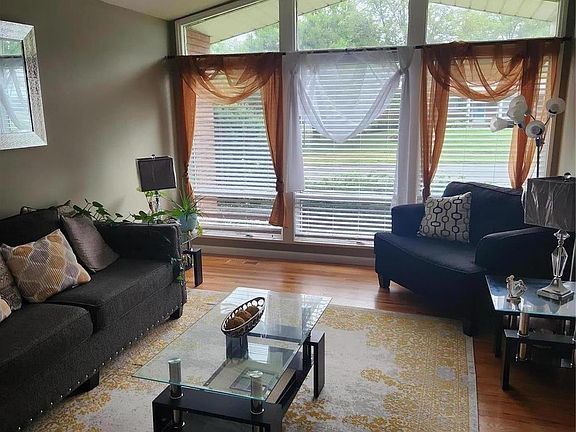 2nd image of 3670 Tremont Dr