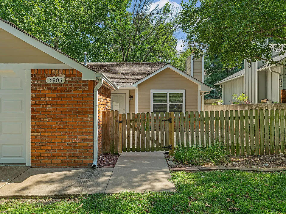 3903 Willshire Dr