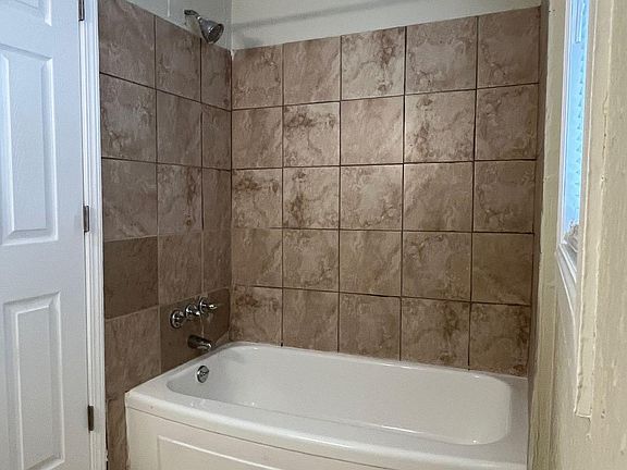 2nd image of 612 21st St NW #B
