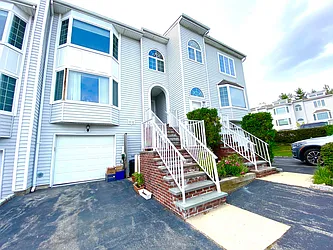 Sold by Winzone Realty Inc
