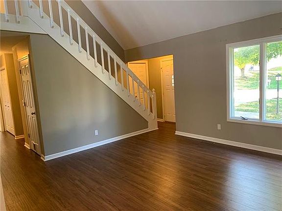 5th image of 4607 Iris Ave