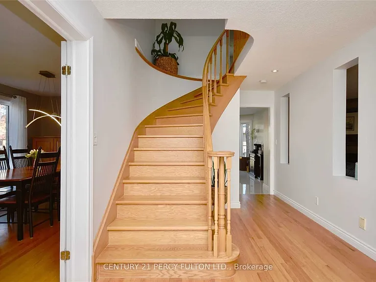 251 Livingstone St W #UPPER — Photo 13