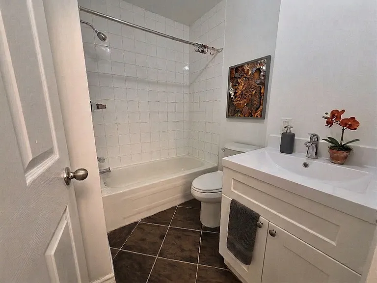 88 York St #105 — Photo 6