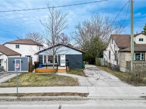 15 Borden St, Cambridge, ON N1S 3N1