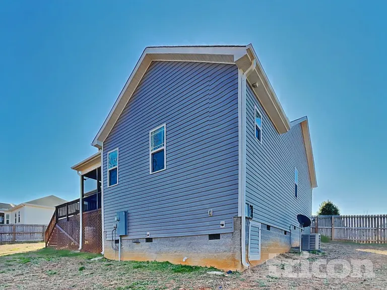 302 Oxfordshire Dr — Photo 15