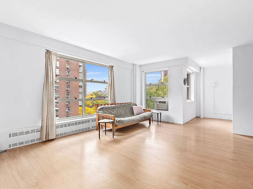 1st image of 100 La Salle St APT 8E
