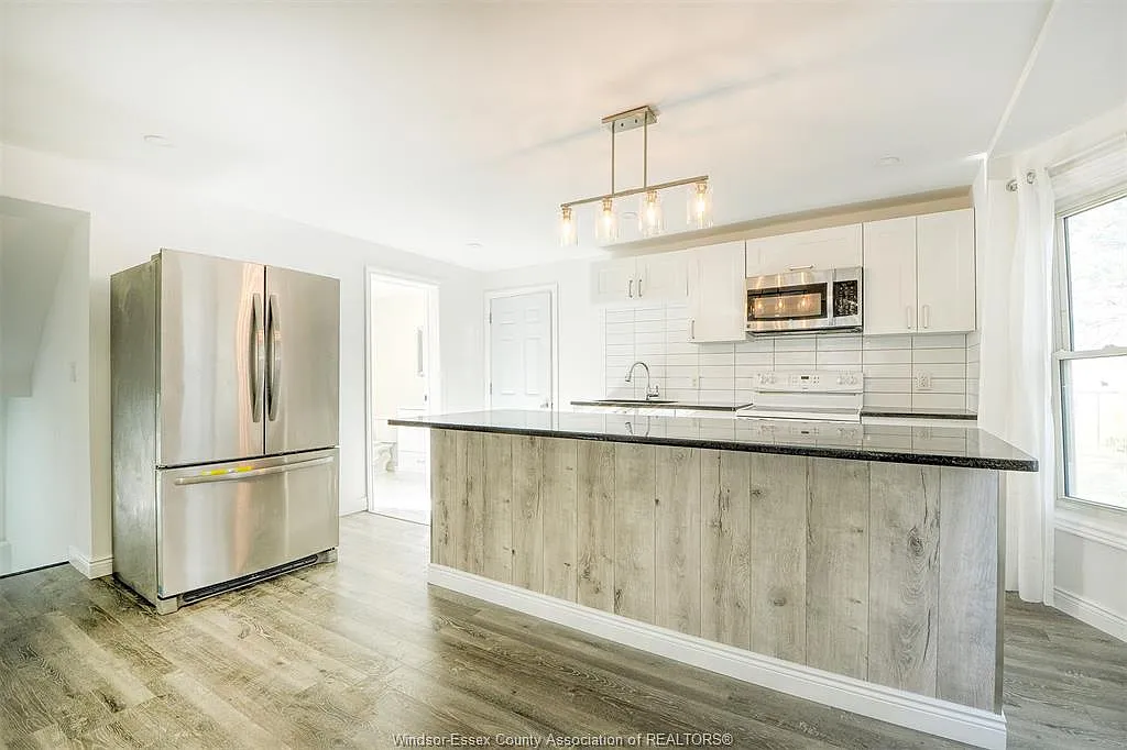 4 bed, $1,800 — Photo 4