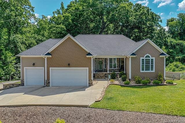 1st image of 120 Creek Cove Ln