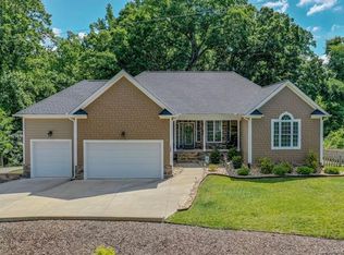 120 Creek Cove Ln, Statesville, NC 28677